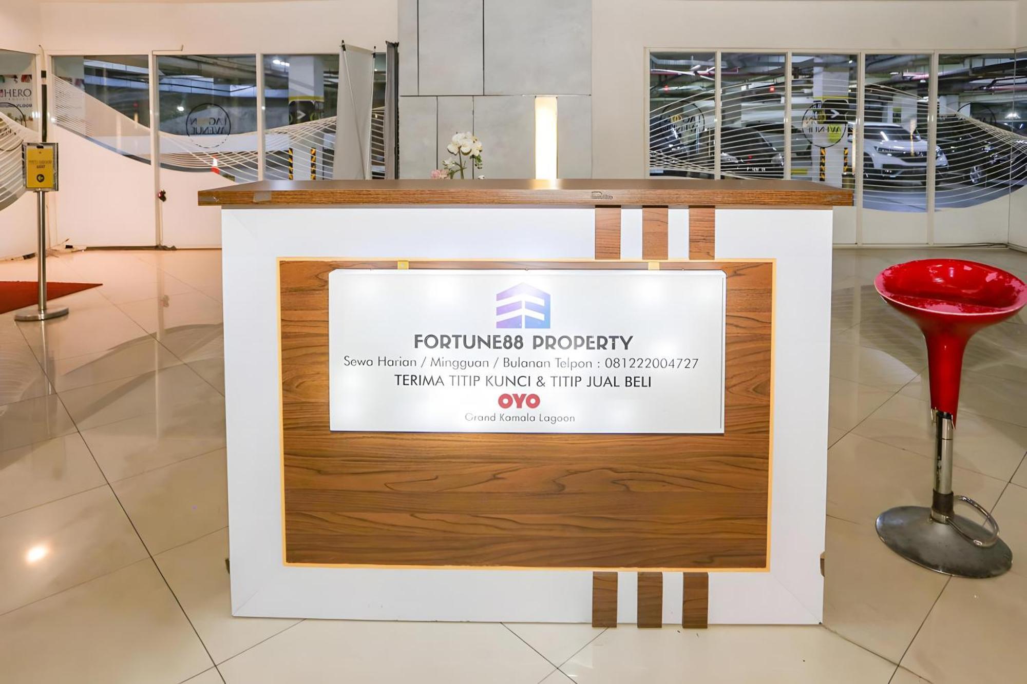 Oyo 93703 F88 Otel Bekasi Dış mekan fotoğraf