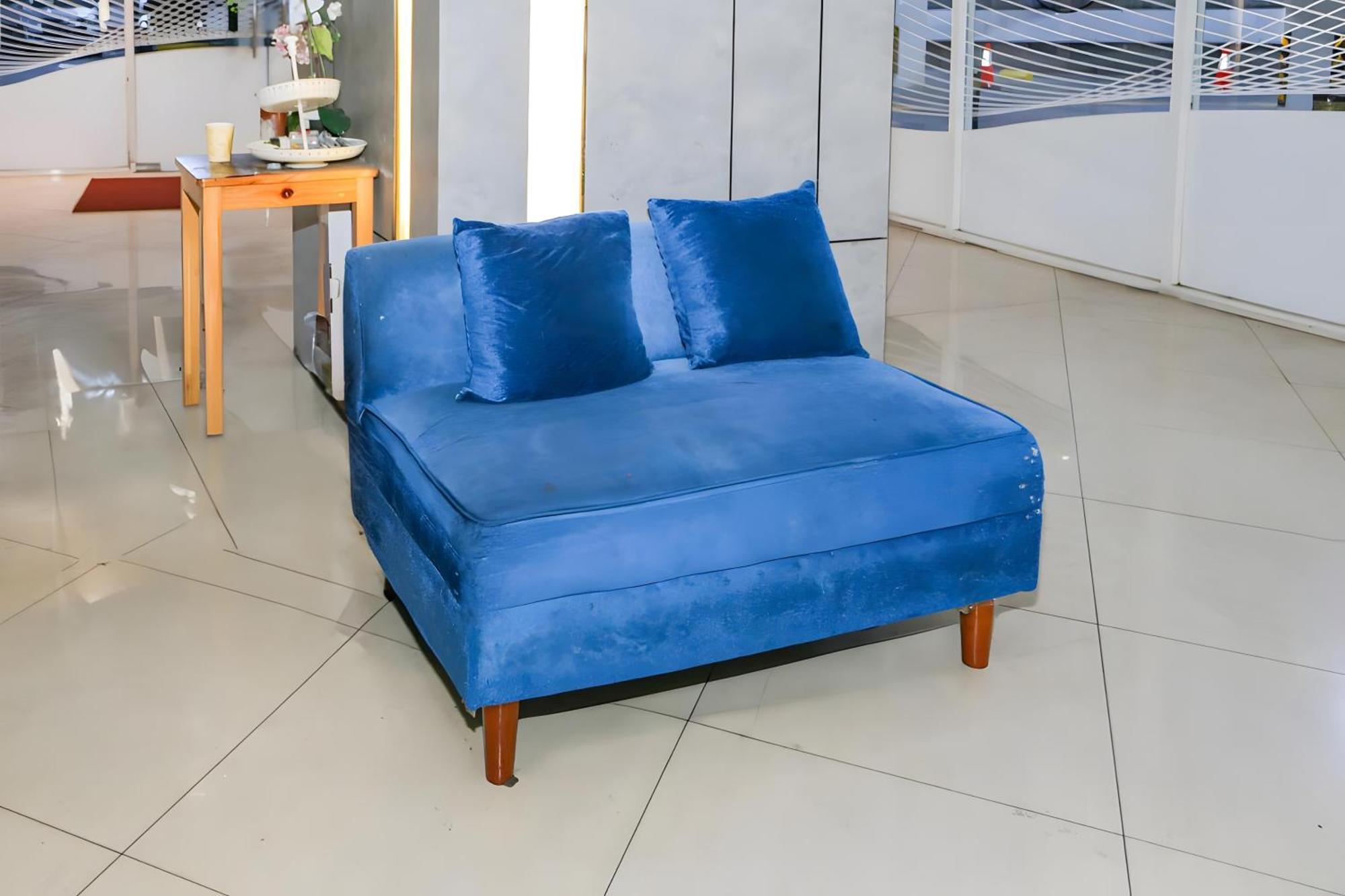 Oyo 93703 F88 Otel Bekasi Dış mekan fotoğraf