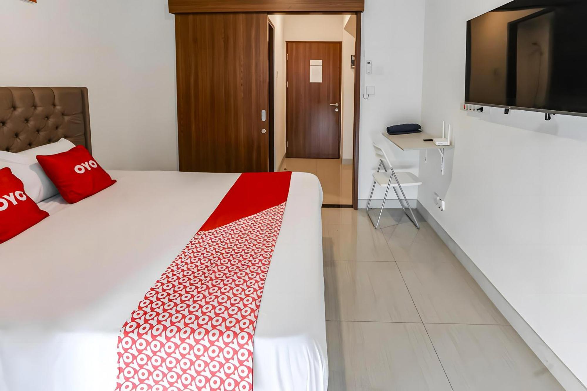 Oyo 93703 F88 Otel Bekasi Dış mekan fotoğraf
