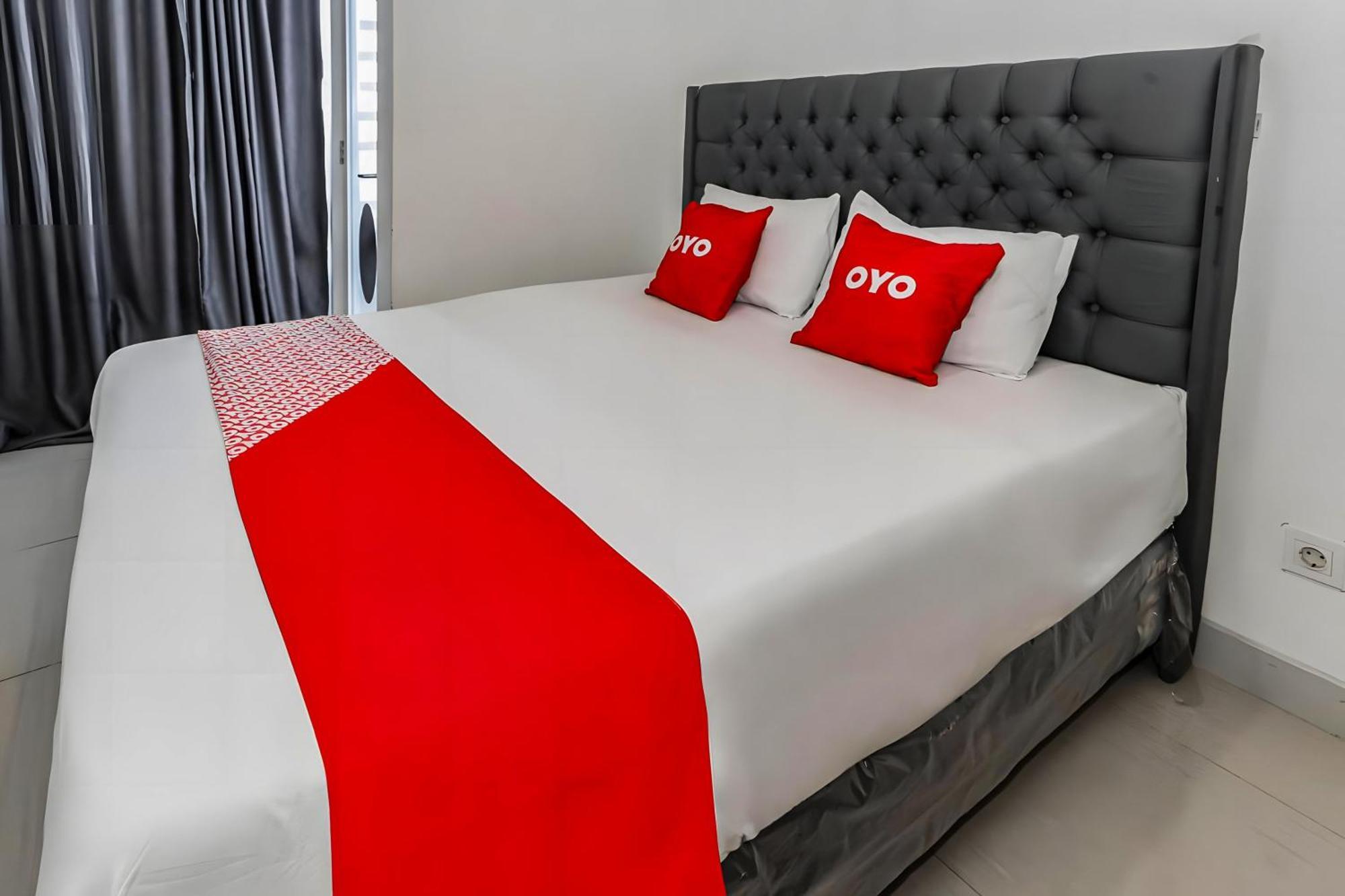 Oyo 93703 F88 Otel Bekasi Dış mekan fotoğraf