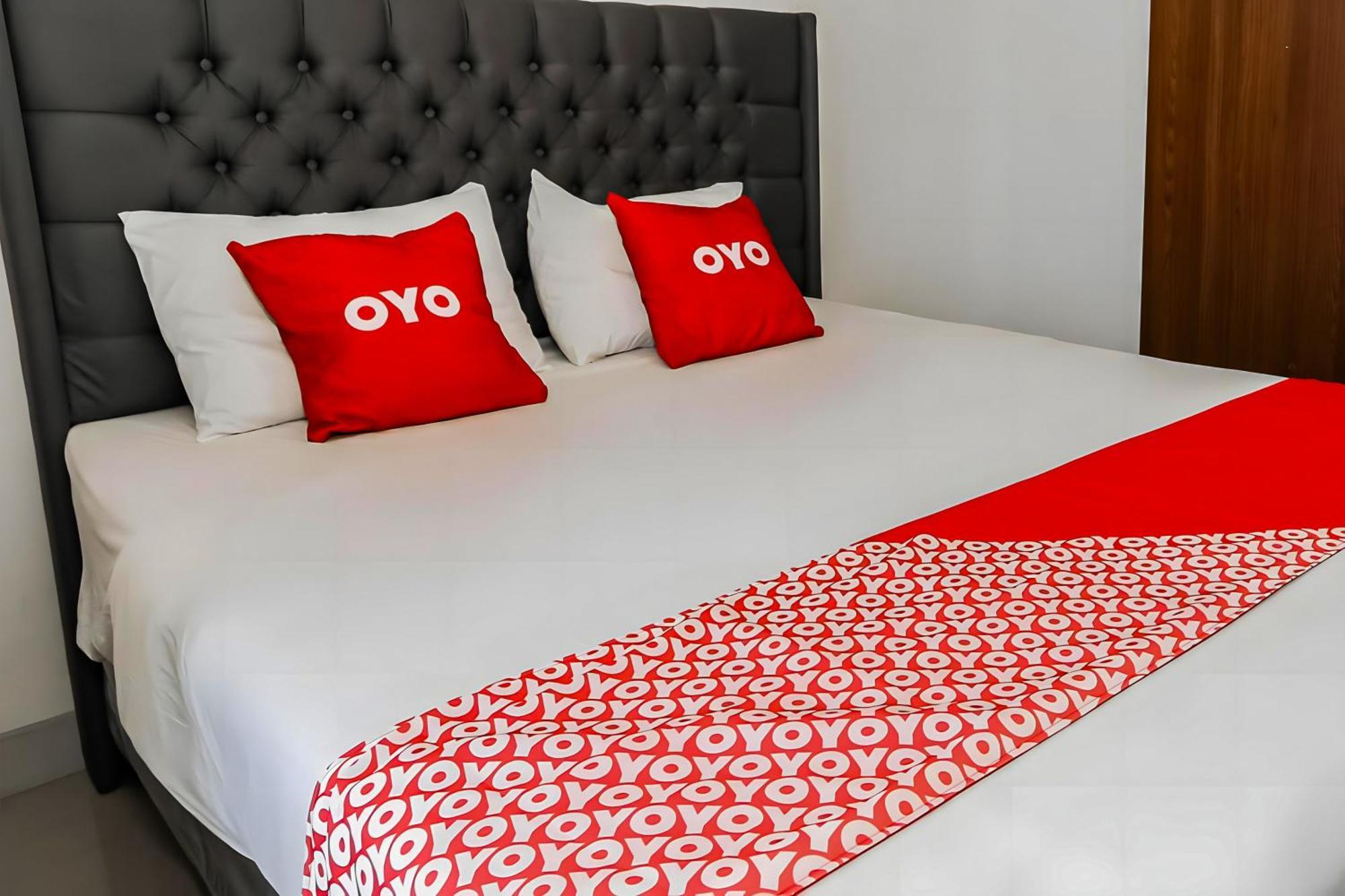 Oyo 93703 F88 Otel Bekasi Dış mekan fotoğraf